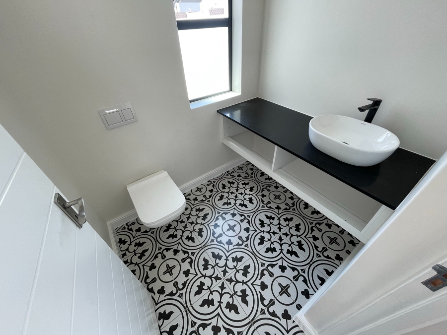 4 Bedroom Property for Sale in Sandown Western Cape